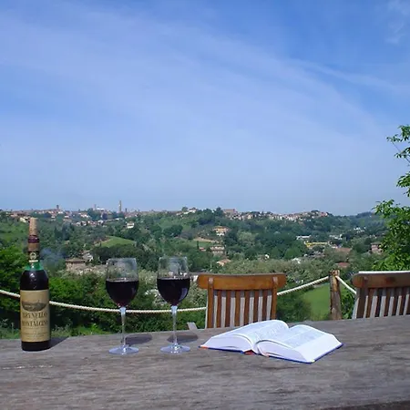 לינה וארוחת בוקר Frances' Relais 2*